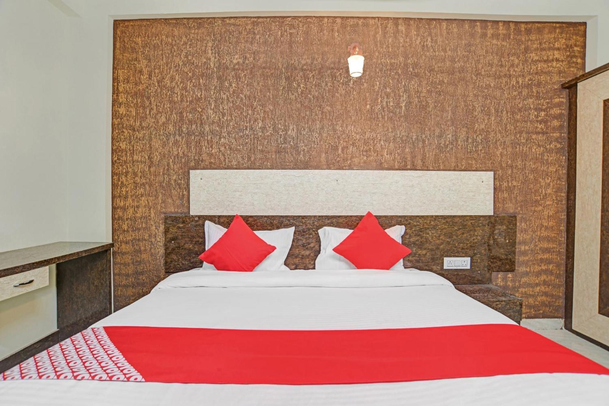 Hotel O Zodiac إندور المظهر الخارجي الصورة