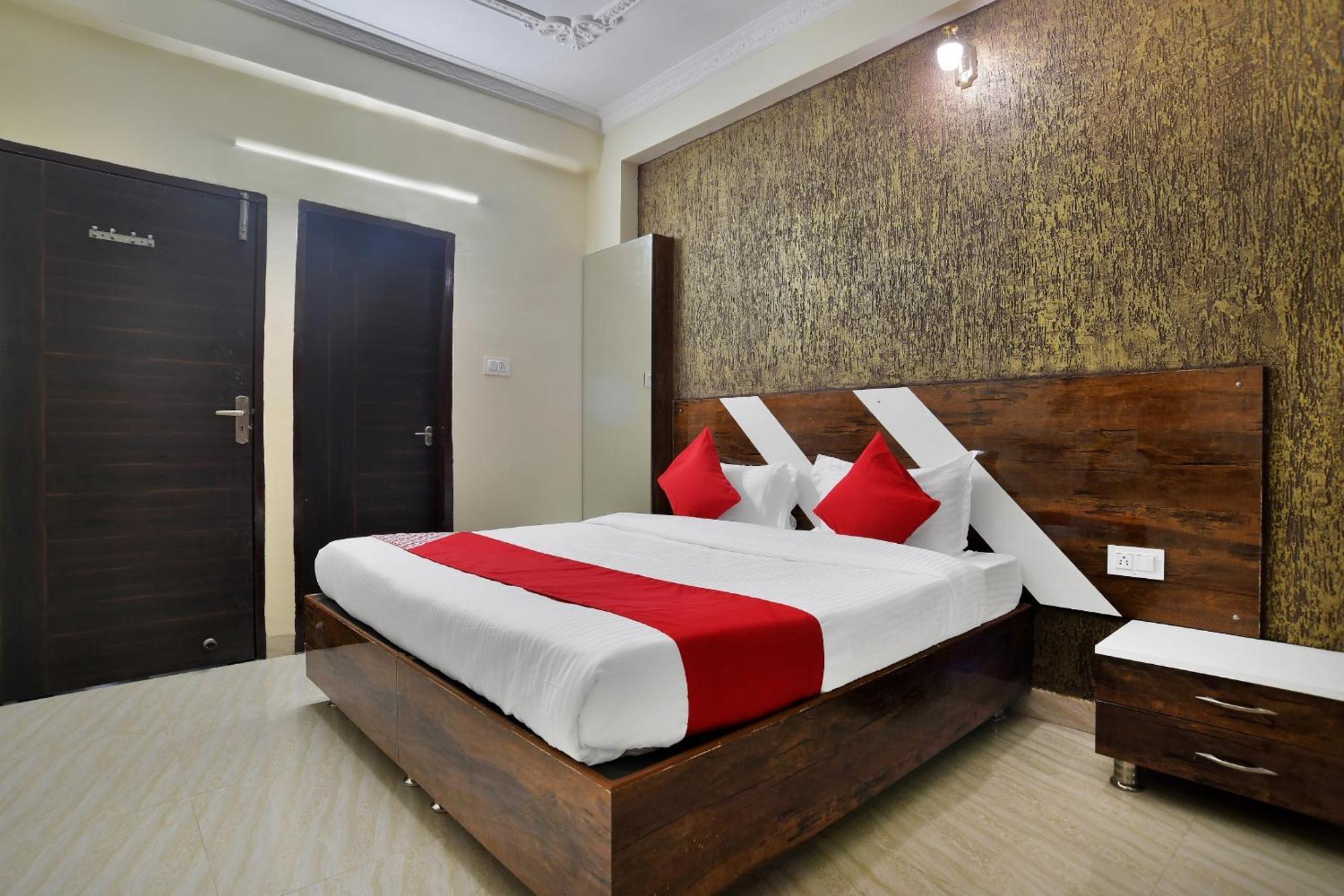Hotel O Zodiac إندور المظهر الخارجي الصورة